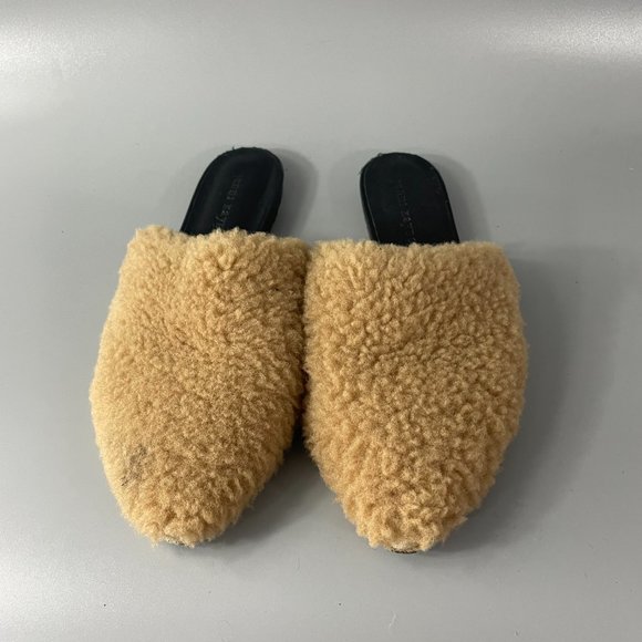 Jenny Kanye  shearling mule in natural - Picture 4 of 16